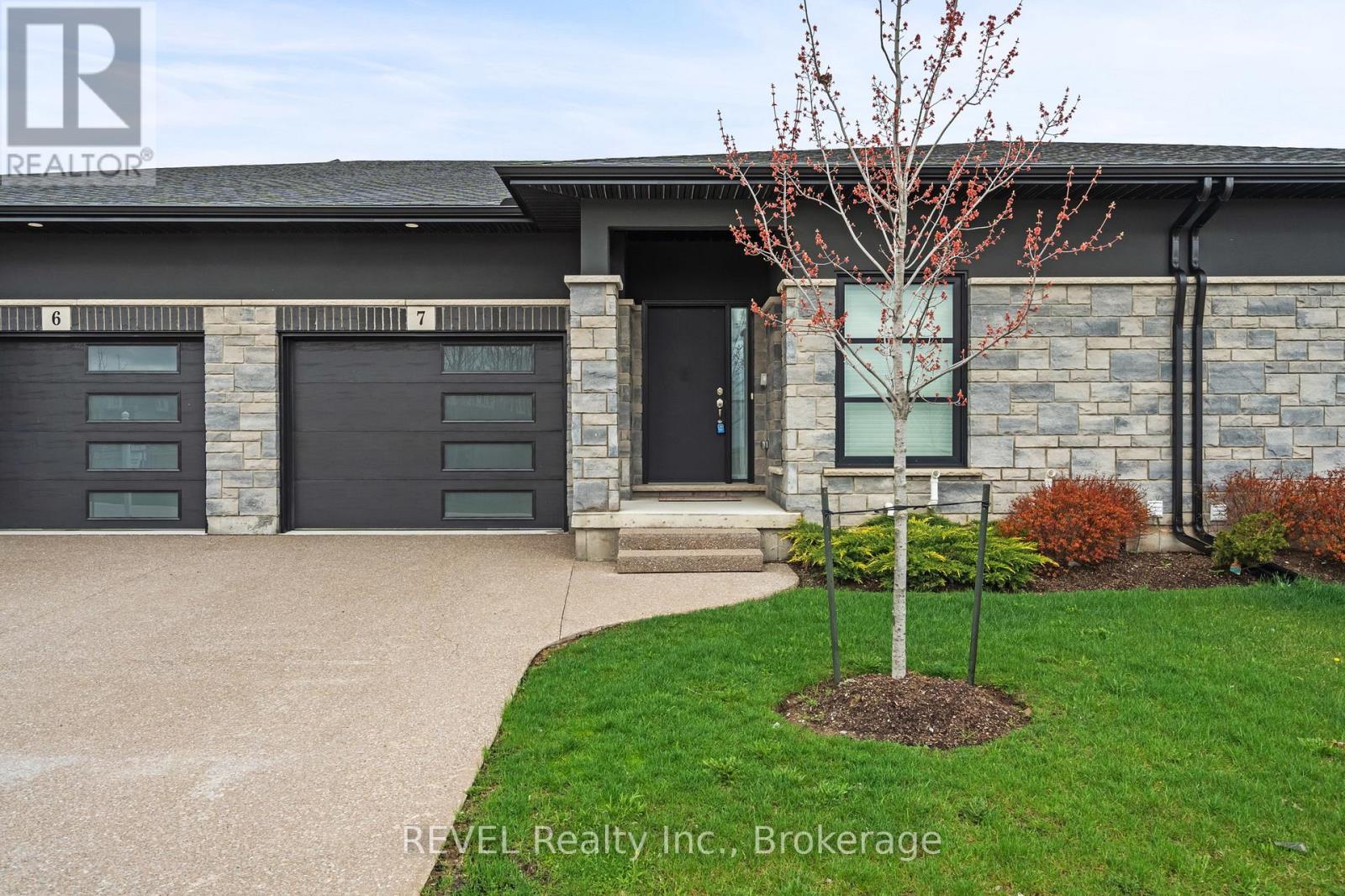 7 - 7138 PARSA ST NIAGARA FALLS STREET, Niagara Falls, Ontario