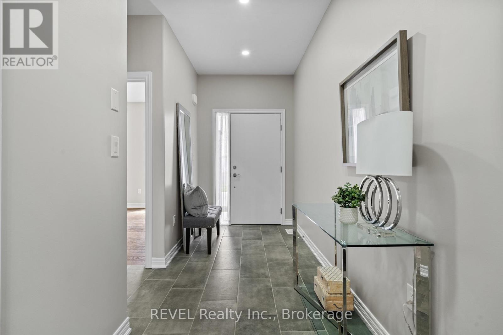7 - 7138 Parsa St Niagara Falls Street, Niagara Falls, Ontario  L2H 3W1 - Photo 4 - X13736570