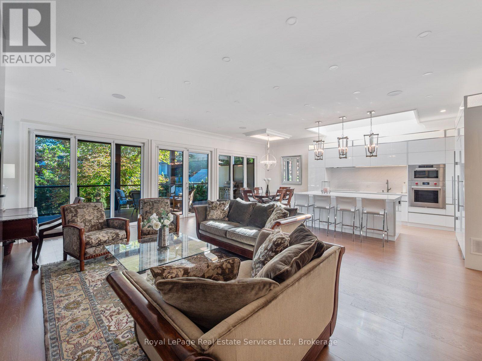 36 Anderson Street, Oakville, Ontario  L6K 1A5 - Photo 4 - W13736840
