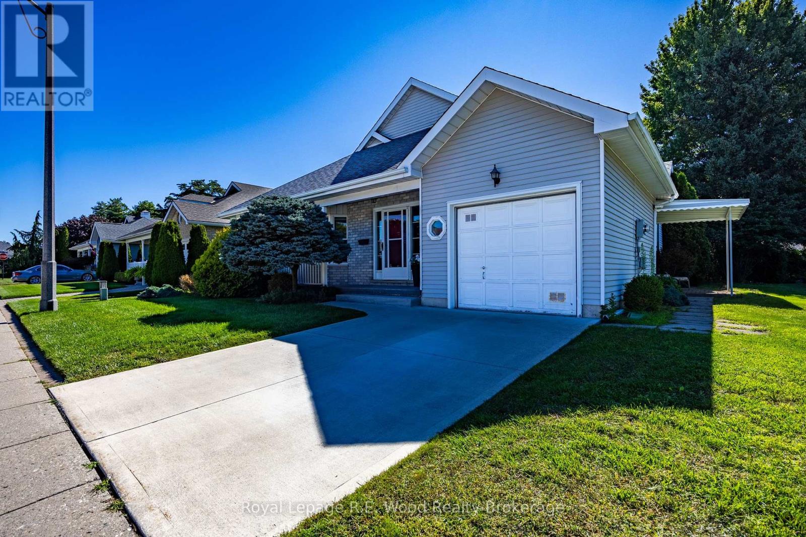 7 Seres Drive, Tillsonburg, Ontario N4G 5E6 - Photo 2 - X13736718