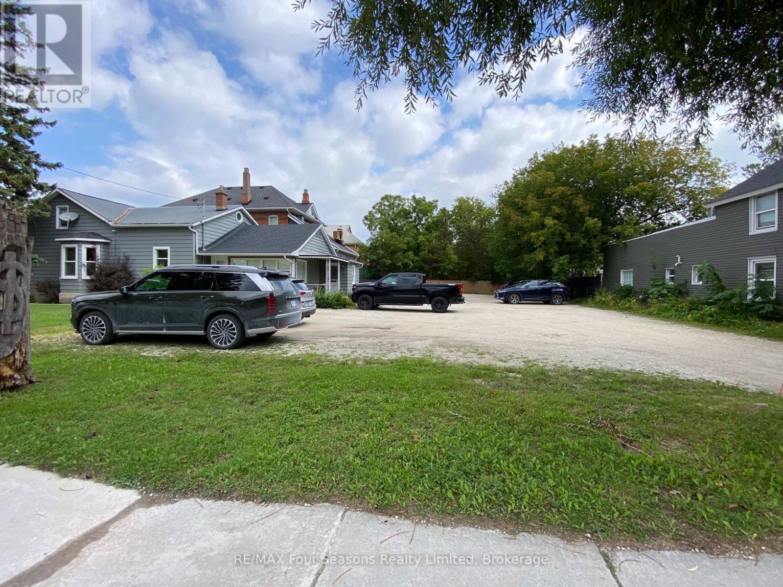192 First Street S, Collingwood, Ontario  L9Y 1A7 - Photo 2 - S13736780