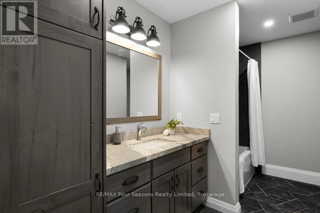 8672 County Rd 91 Road, Clearview, Ontario  L0M 1S0 - Photo 42 - S13736848