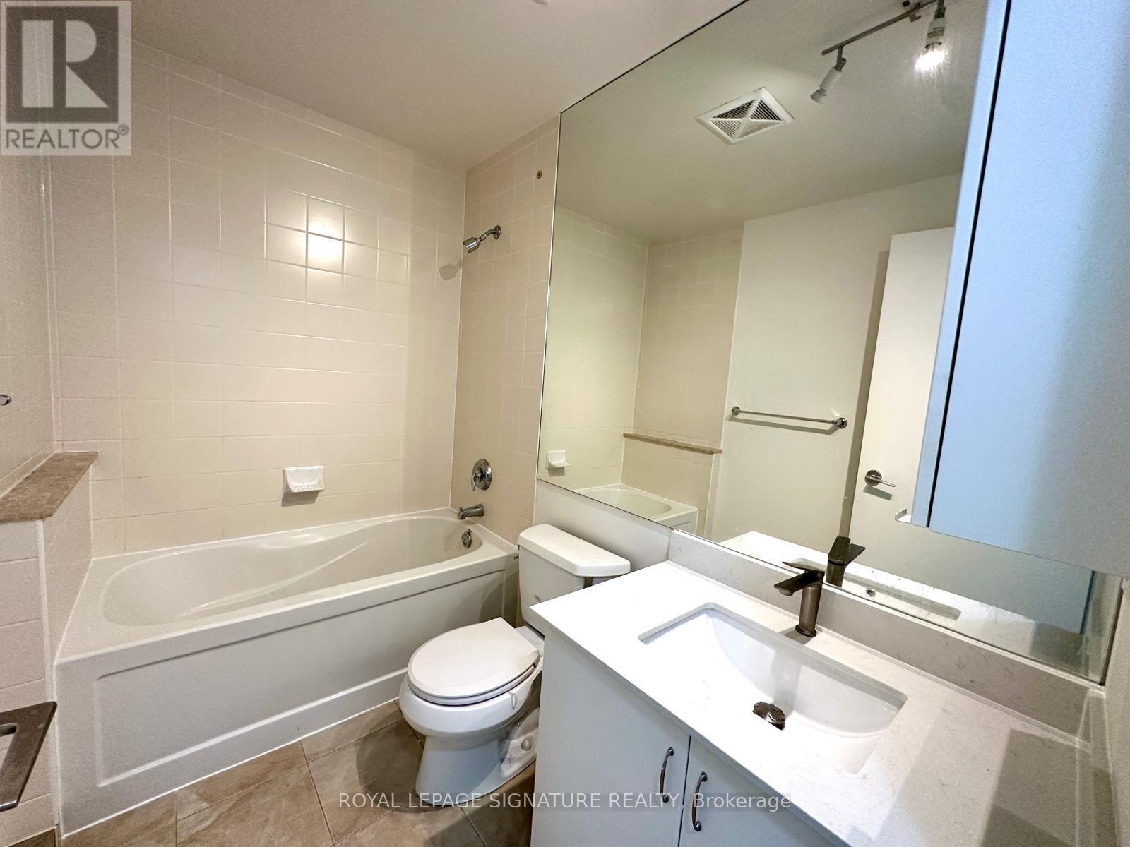 3709 - 215 Fort York Boulevard, Toronto, Ontario  M5V 4A2 - Photo 10 - C13736506