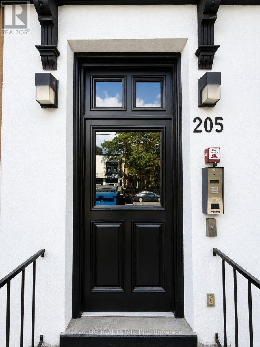 8 - 205 Gerrard Street E, Toronto, Ontario  M5A 2E7 - Photo 2 - C13736832
