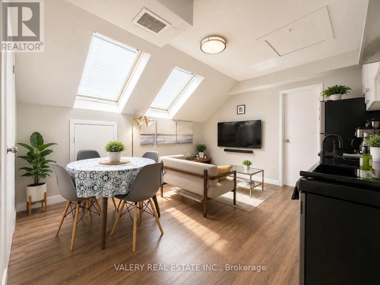 8 - 205 Gerrard Street E, Toronto, Ontario  M5A 2E7 - Photo 4 - C13736832