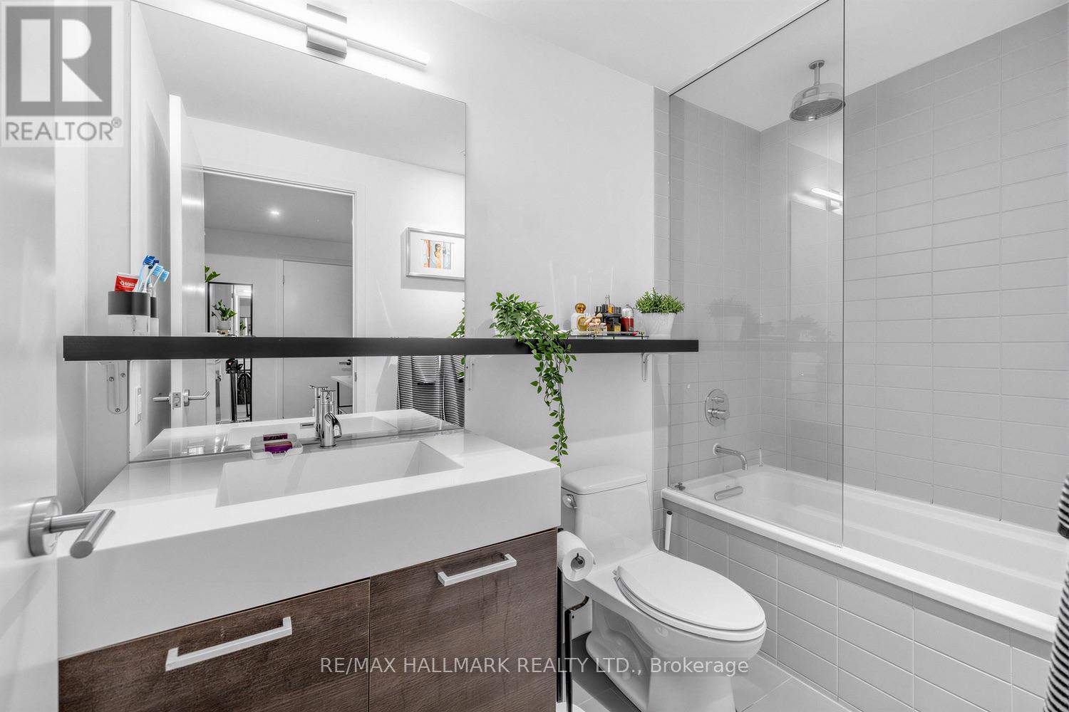 408 - 90 Broadview Avenue, Toronto, Ontario  M4M 0A7 - Photo 3 - E13736492