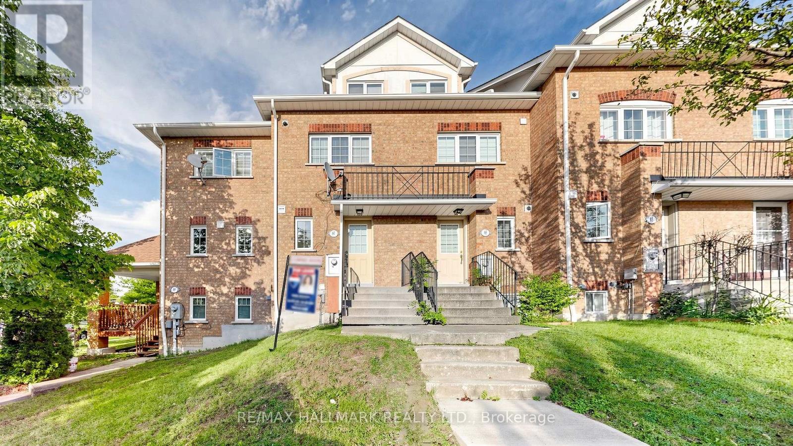87 Hedge End Road, Toronto, Ontario  M1B 5Z4 - Photo 2 - E13736596
