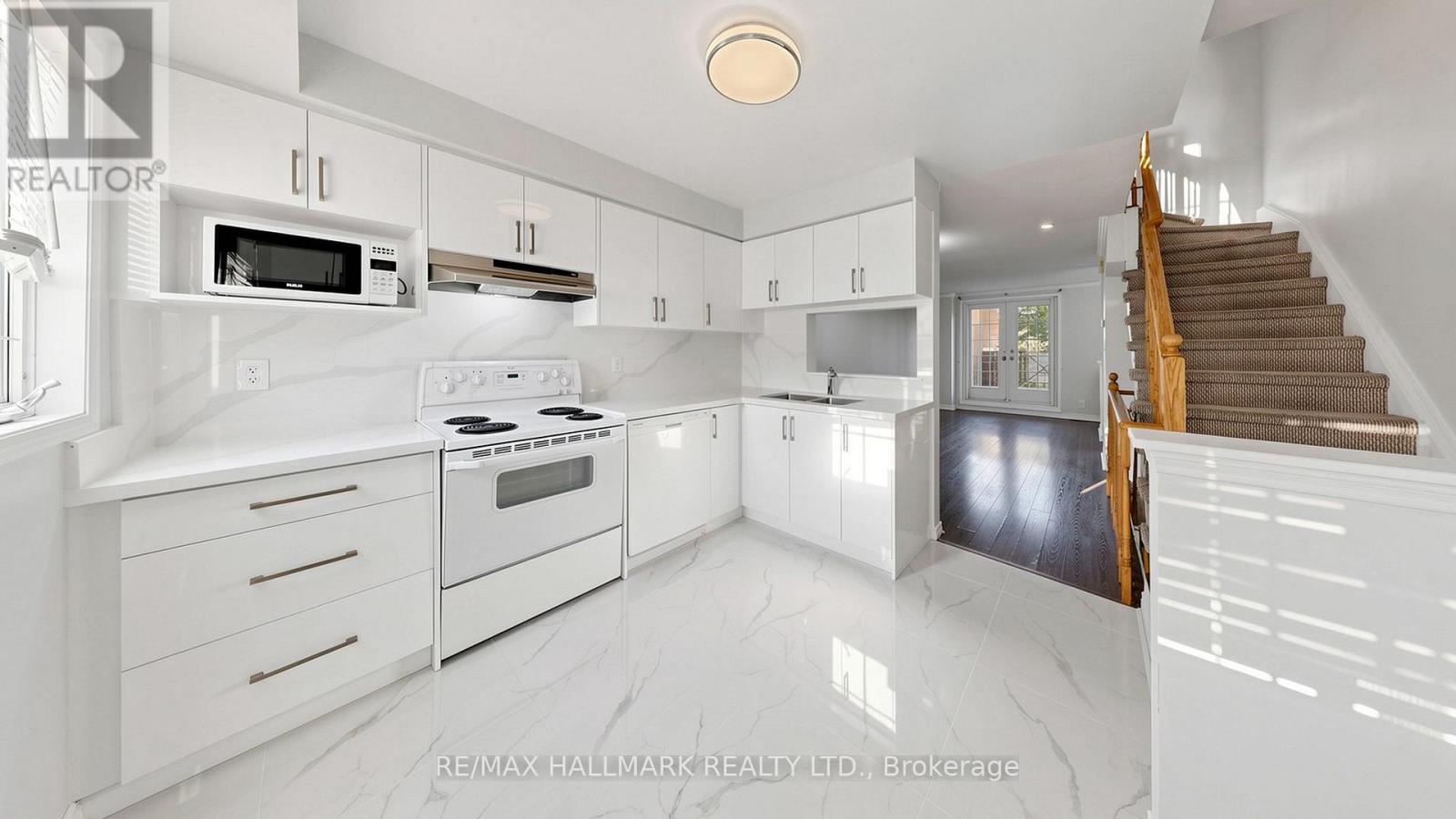 87 Hedge End Road, Toronto, Ontario  M1B 5Z4 - Photo 6 - E13736596