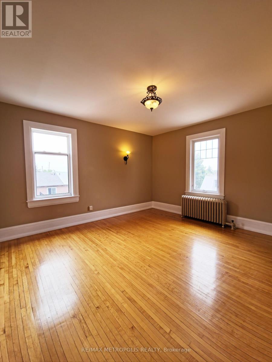 Upper #2 - 1110 Simcoe Street S, Oshawa, Ontario  L1H 4L8 - Photo 10 - E13736622