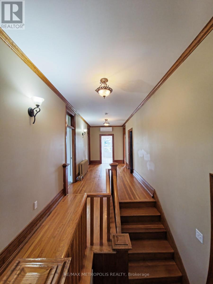 Upper #2 - 1110 Simcoe Street S, Oshawa, Ontario  L1H 4L8 - Photo 11 - E13736622