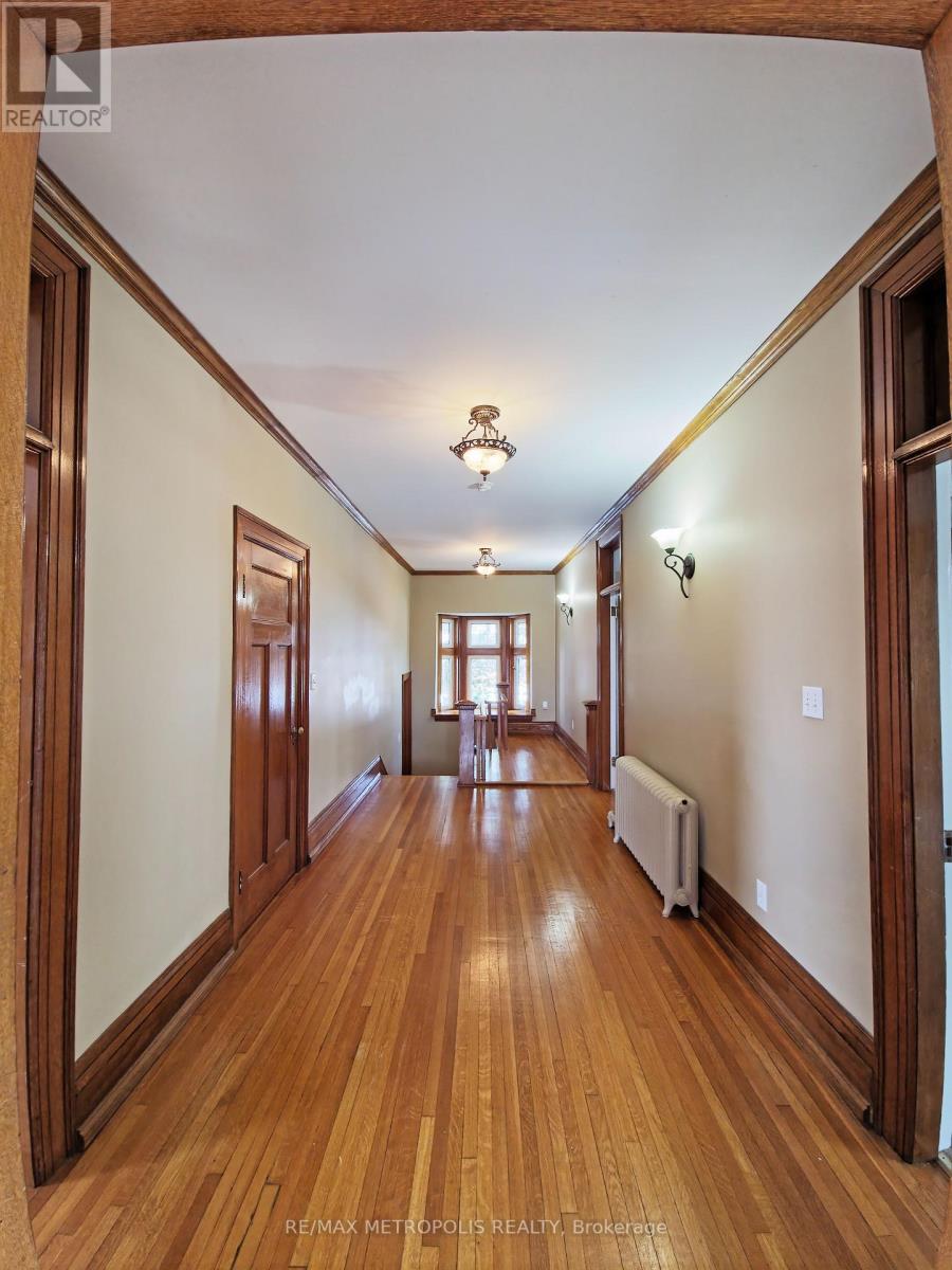 Upper #2 - 1110 Simcoe Street S, Oshawa, Ontario  L1H 4L8 - Photo 4 - E13736622