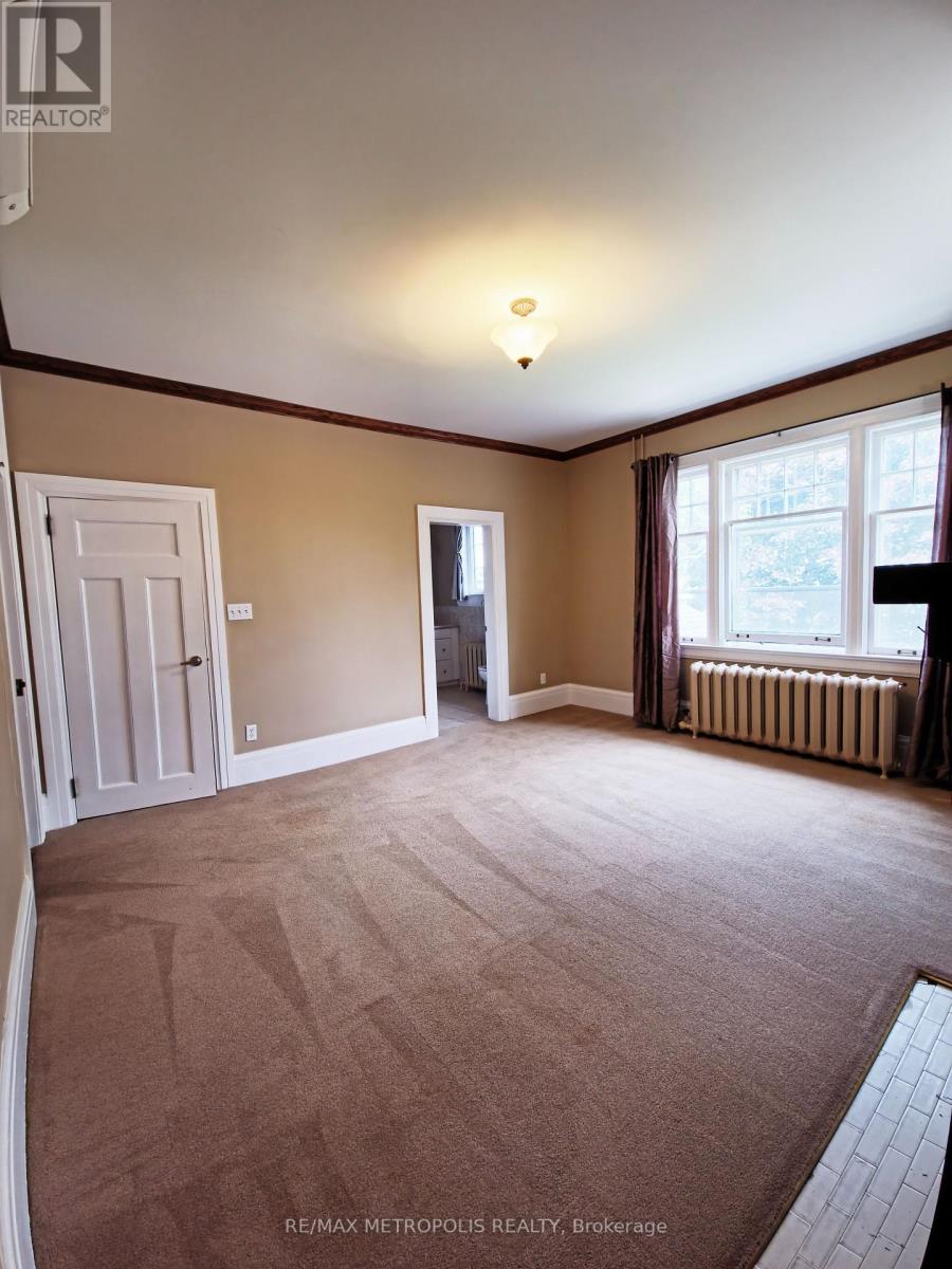 Upper #2 - 1110 Simcoe Street S, Oshawa, Ontario  L1H 4L8 - Photo 6 - E13736622