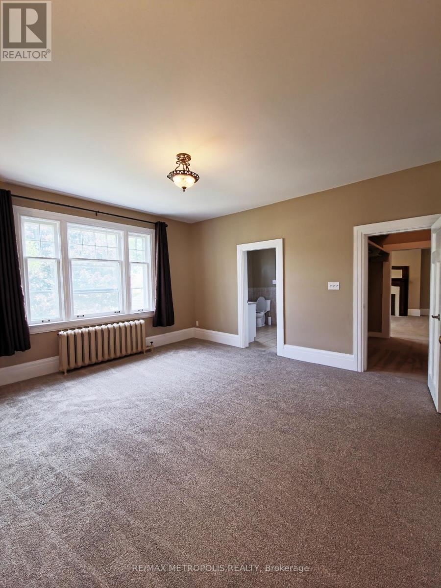 Upper #2 - 1110 Simcoe Street S, Oshawa, Ontario  L1H 4L8 - Photo 8 - E13736622