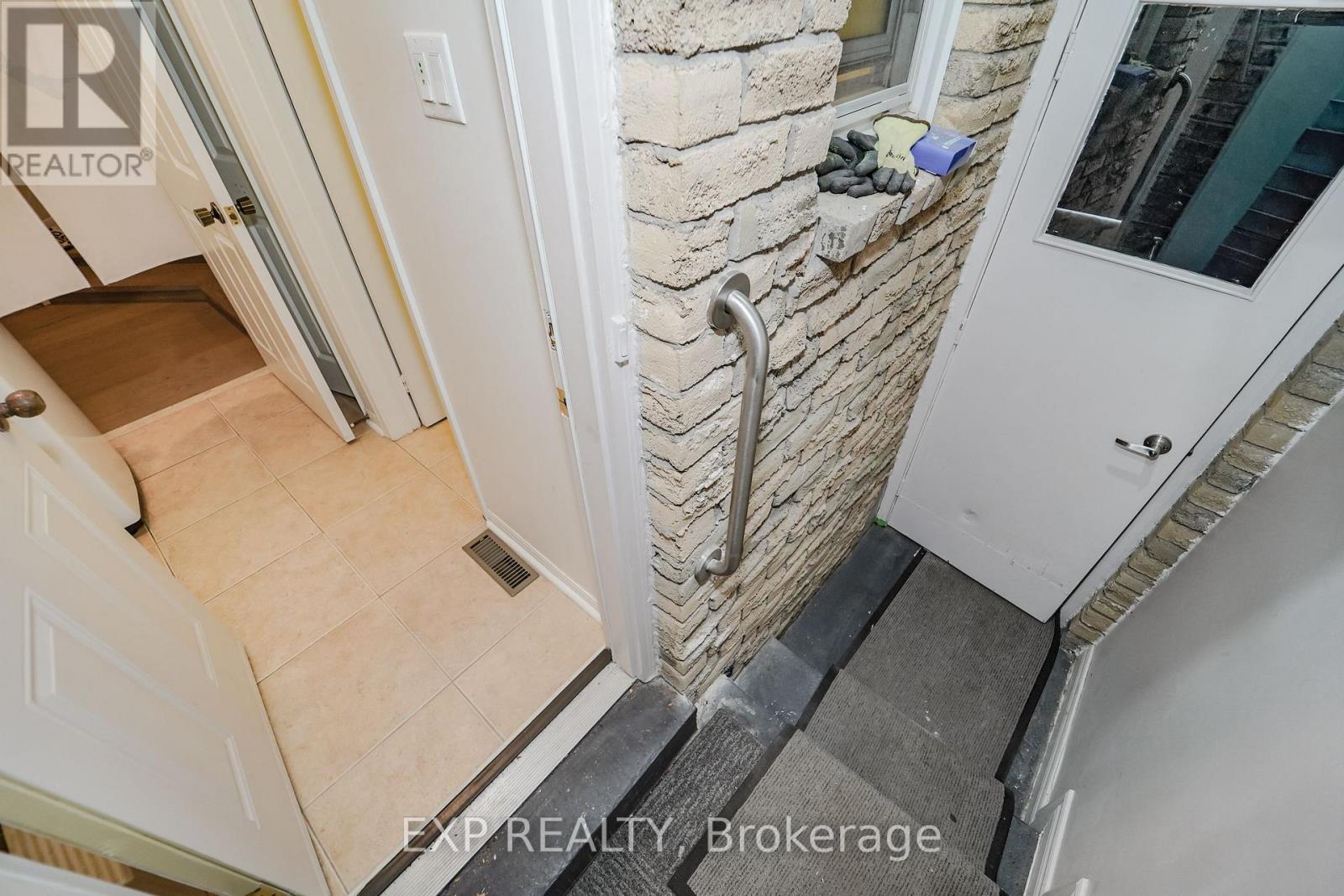 61 Wintermute Boulevard, Toronto, Ontario  M1W 3M7 - Photo 33 - E13736670