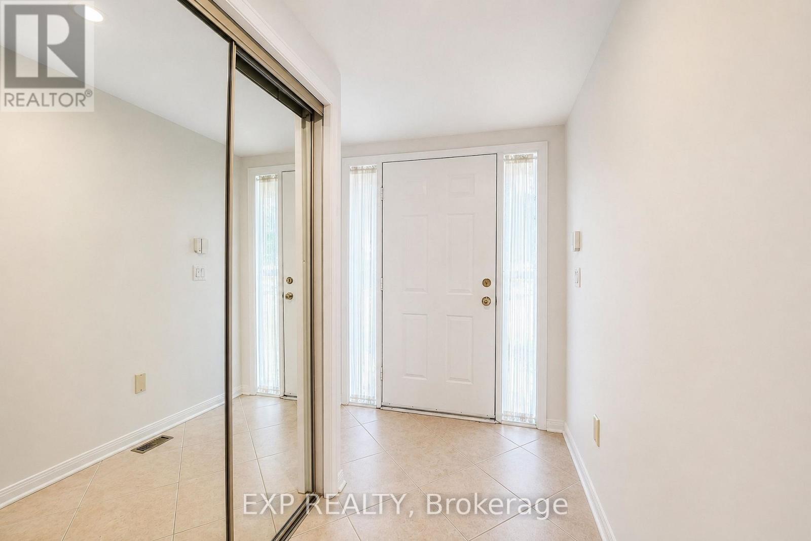 61 Wintermute Boulevard, Toronto, Ontario  M1W 3M7 - Photo 5 - E13736670