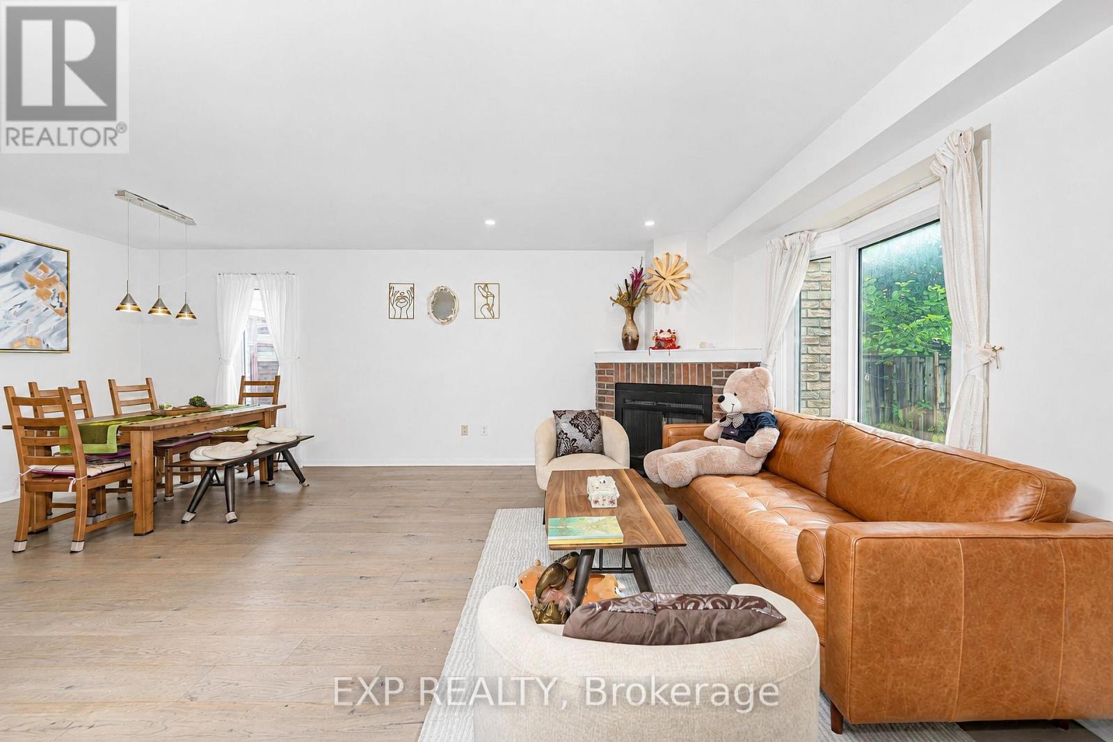 61 Wintermute Boulevard, Toronto, Ontario  M1W 3M7 - Photo 7 - E13736670