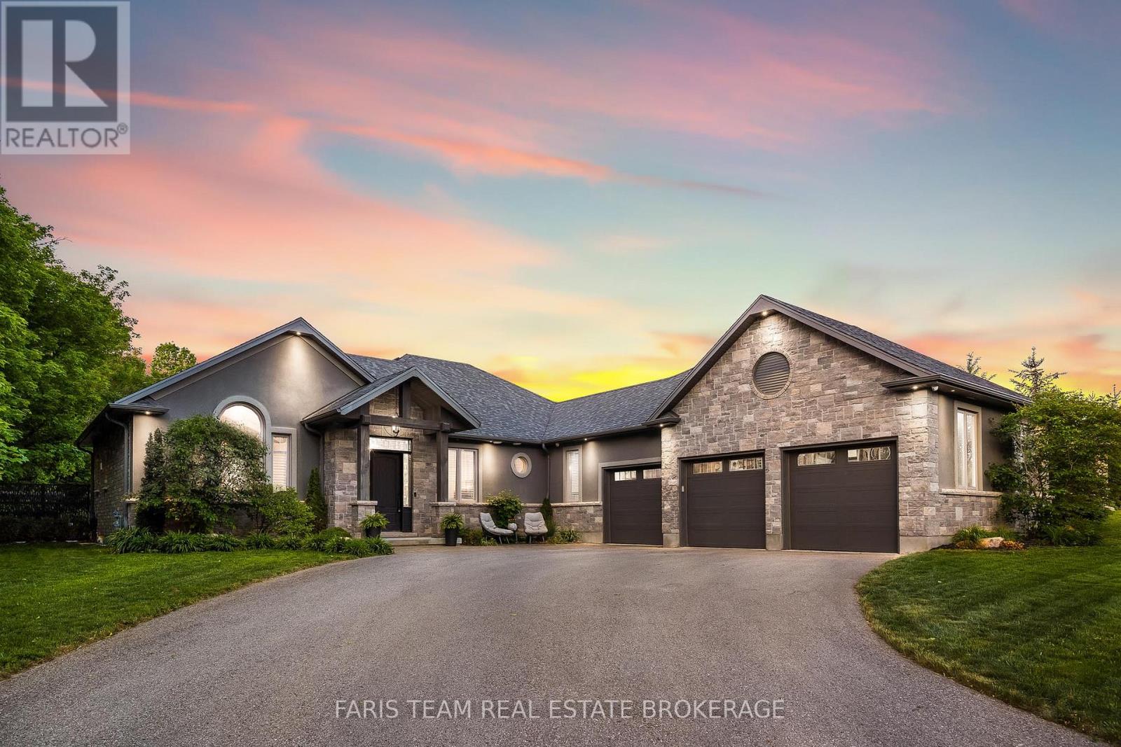 142 MENNILL DRIVE, Springwater, Ontario