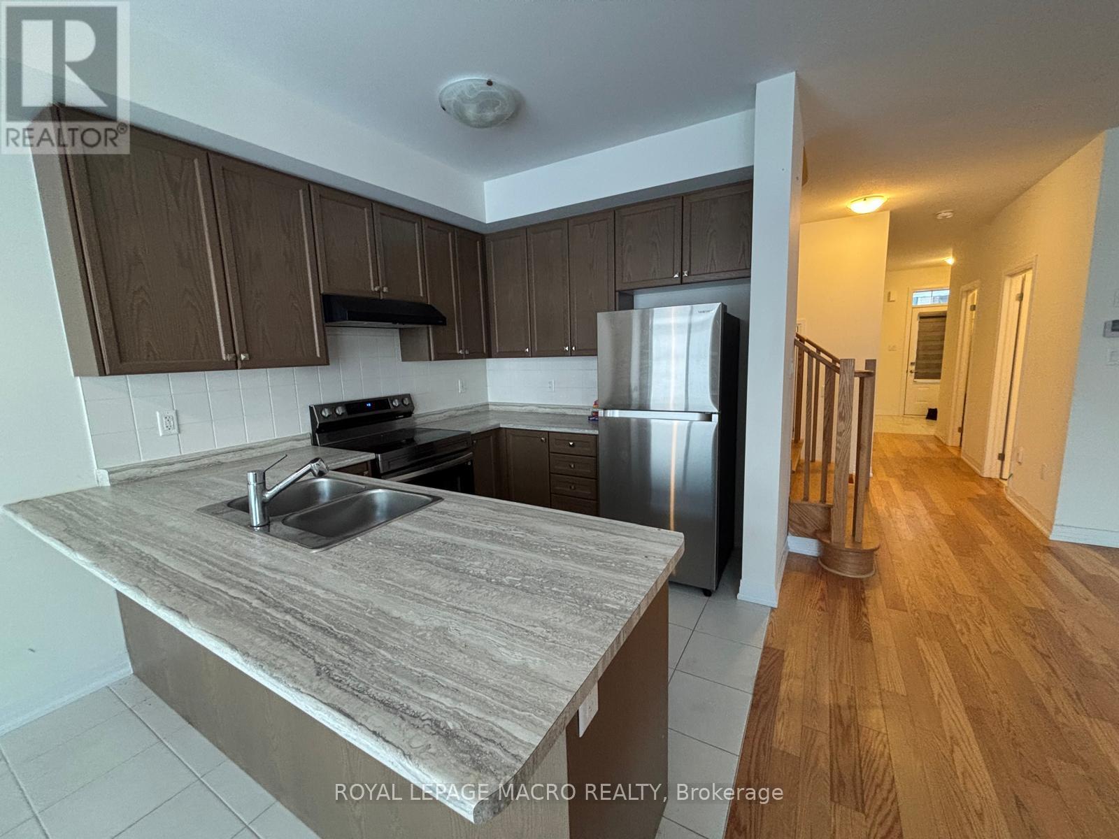 106 Selection Heights, Thorold, Ontario  L2V 0N7 - Photo 3 - X12741508