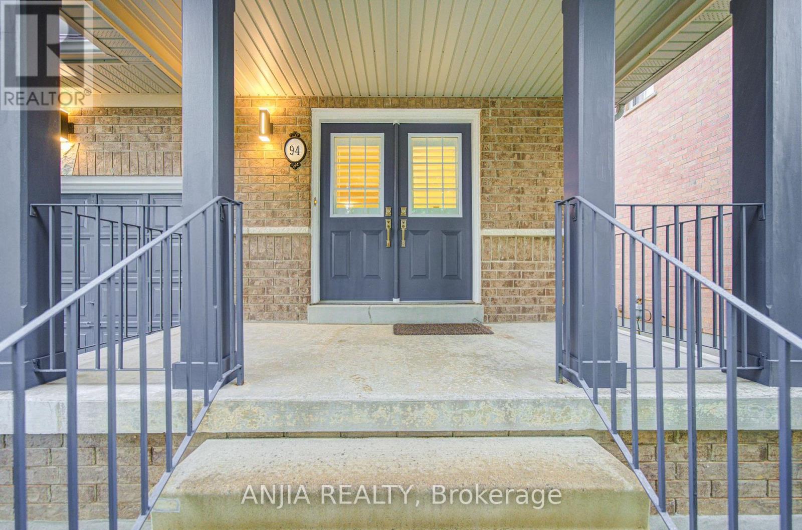 94 Cynthia Jean Street, Markham, Ontario  L6C 2W6 - Photo 2 - N13736490