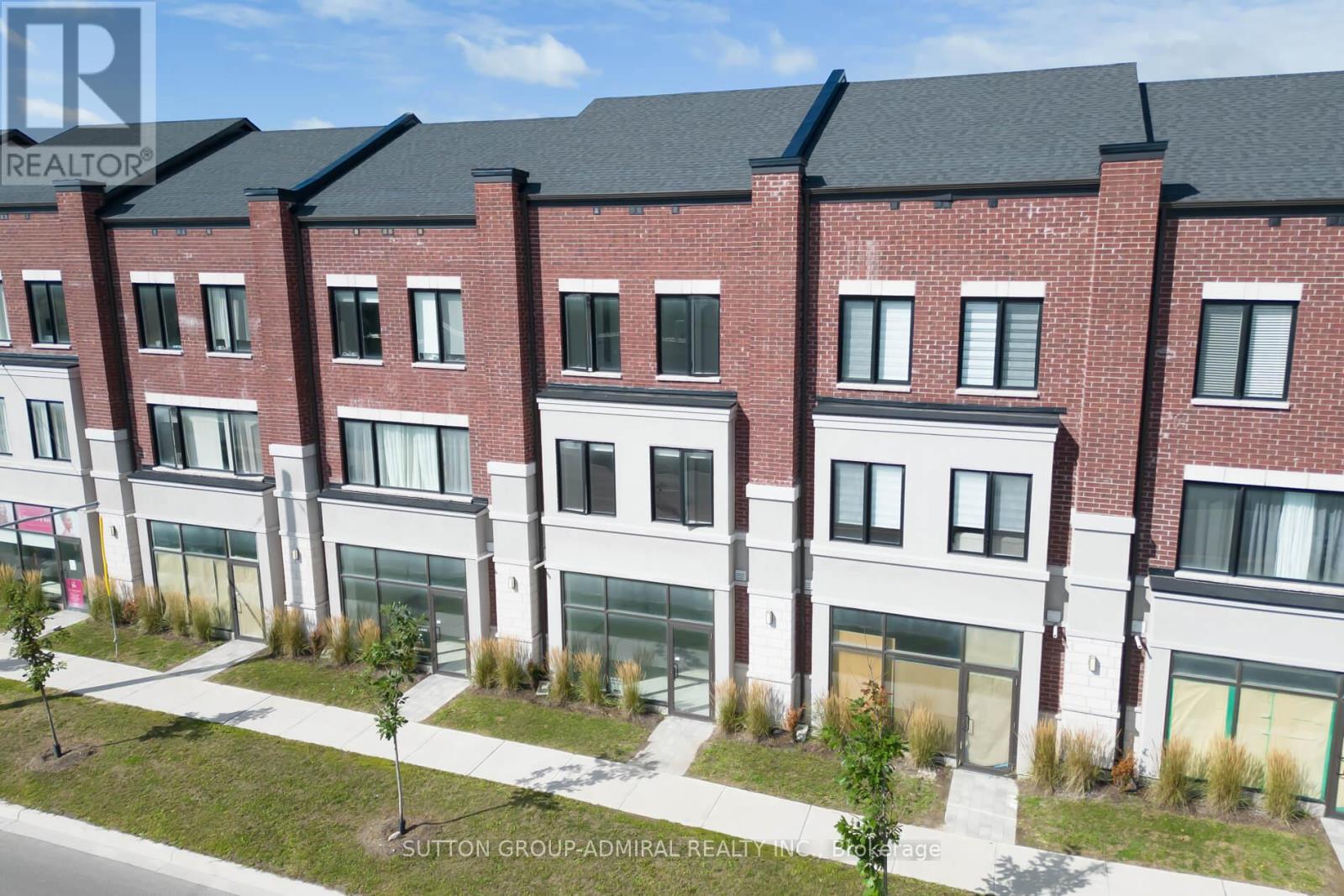 4 - 220 Dissette Street, Bradford West Gwillimbury, Ontario  L3Z 3G8 - Photo 2 - N13736546