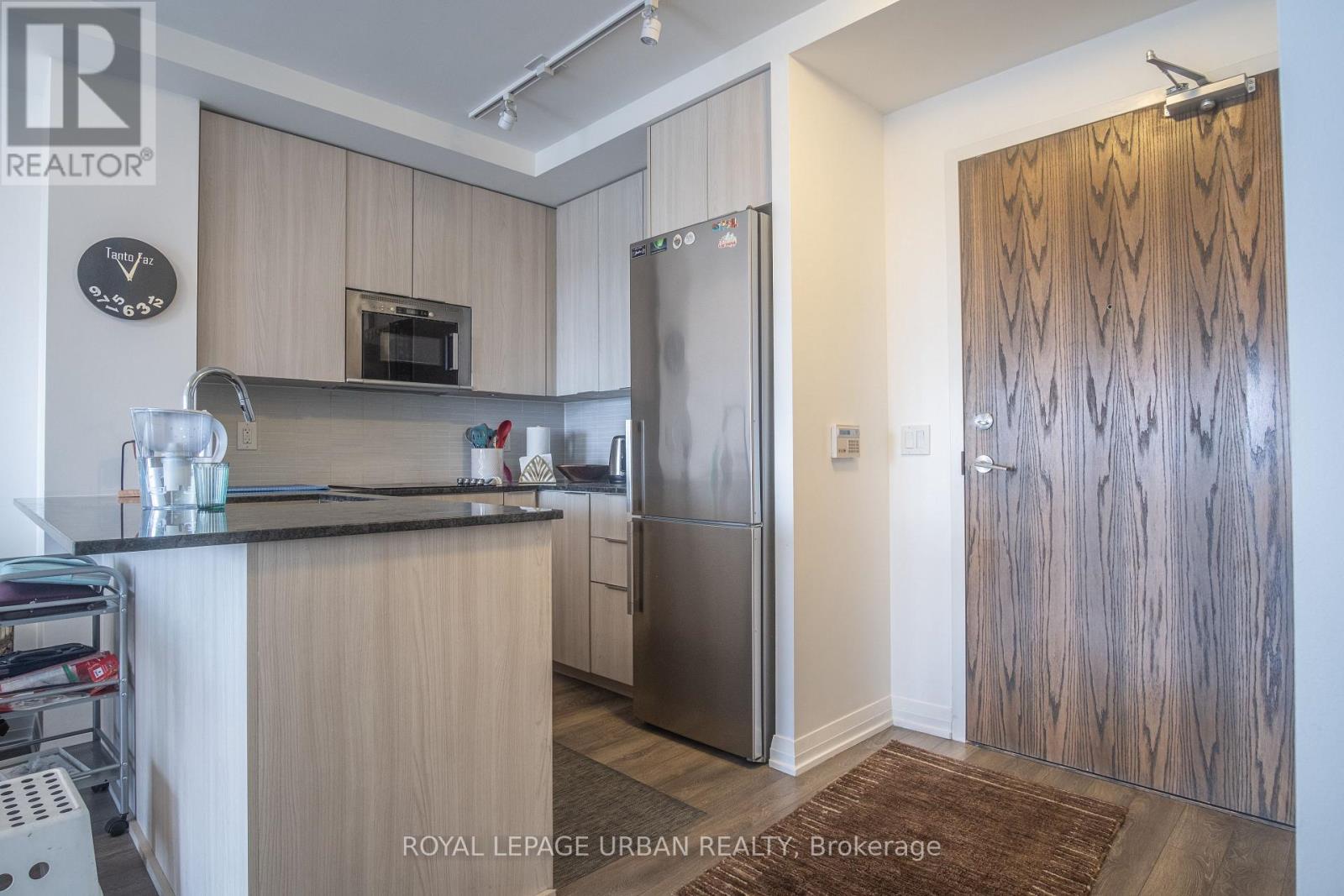817 - 99 Eagle Rock Way, Vaughan, Ontario  L6A 5A7 - Photo 3 - N13736674