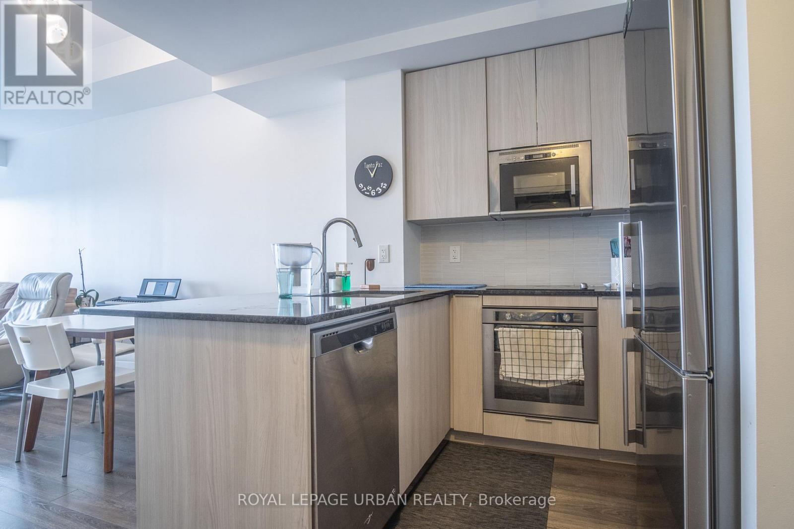 817 - 99 Eagle Rock Way, Vaughan, Ontario  L6A 5A7 - Photo 4 - N13736674