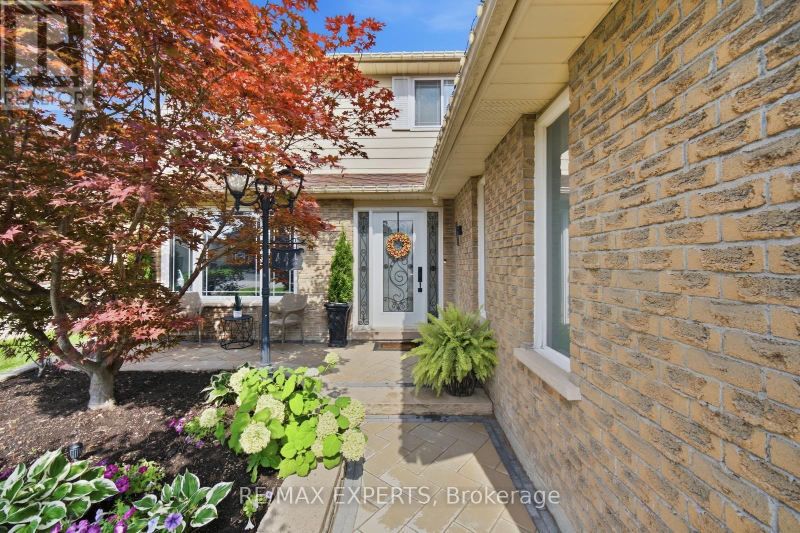 444 Maplegrove Avenue, Bradford West Gwillimbury, Ontario  L3Z 2V6 - Photo 5 - N13736846