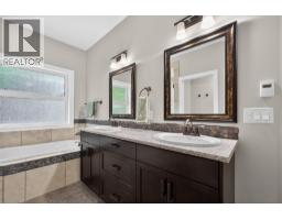 4588 Raymer Road, Kelowna, British Columbia  V1W 1H9 - Photo 26 - 10395957
