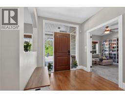 4588 Raymer Road, Kelowna, British Columbia  V1W 1H9 - Photo 8 - 10395957