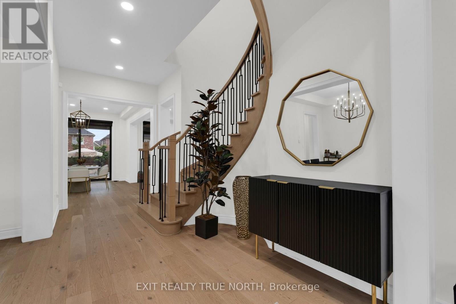 106 Rugman Crescent, Springwater, Ontario  L9X 2A5 - Photo 5 - S13736522