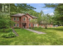 2 SEELEY COURT, Wasaga Beach, Ontario