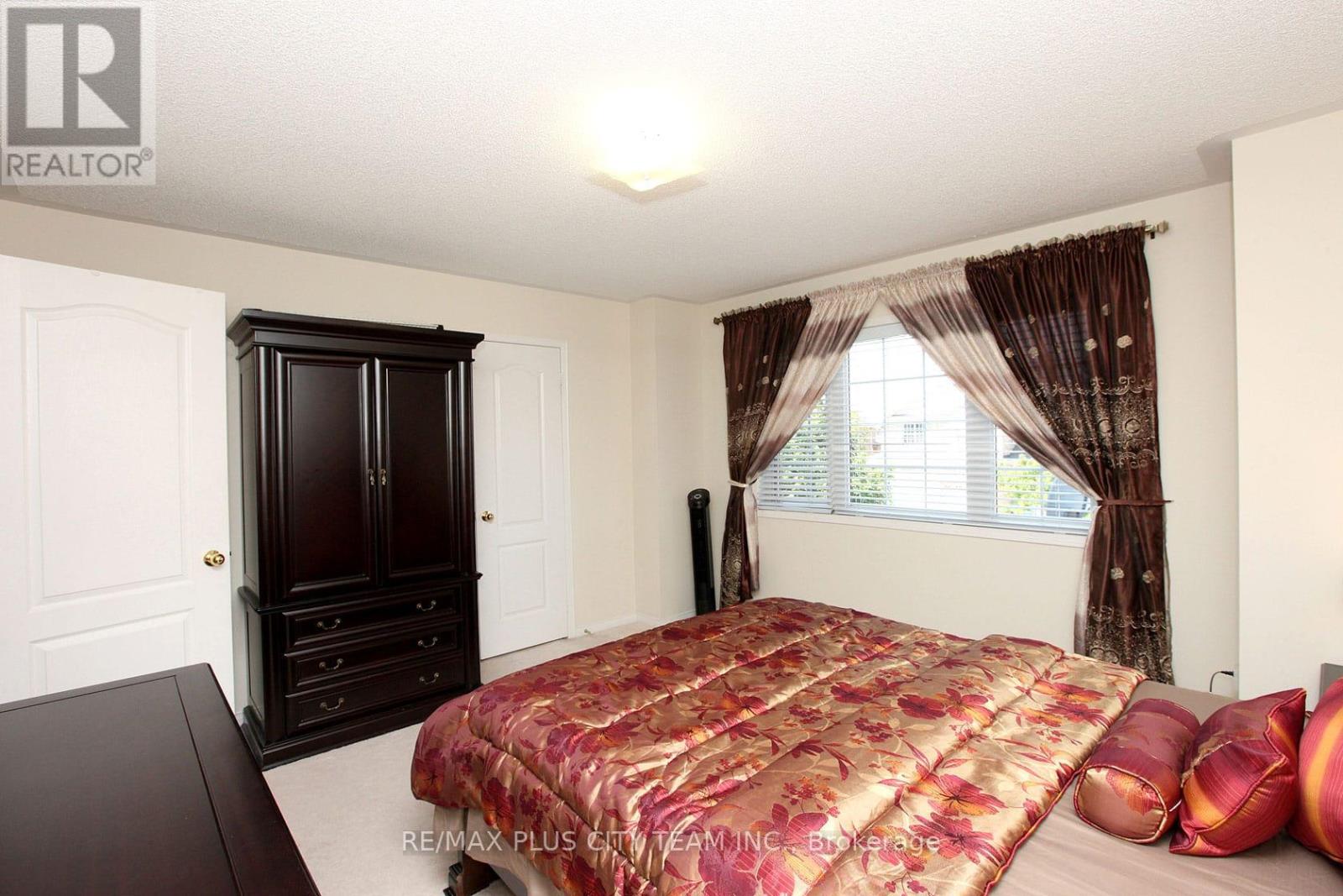 37 Ancestor Drive, Brampton, Ontario  L6X 4Y4 - Photo 4 - W13736478