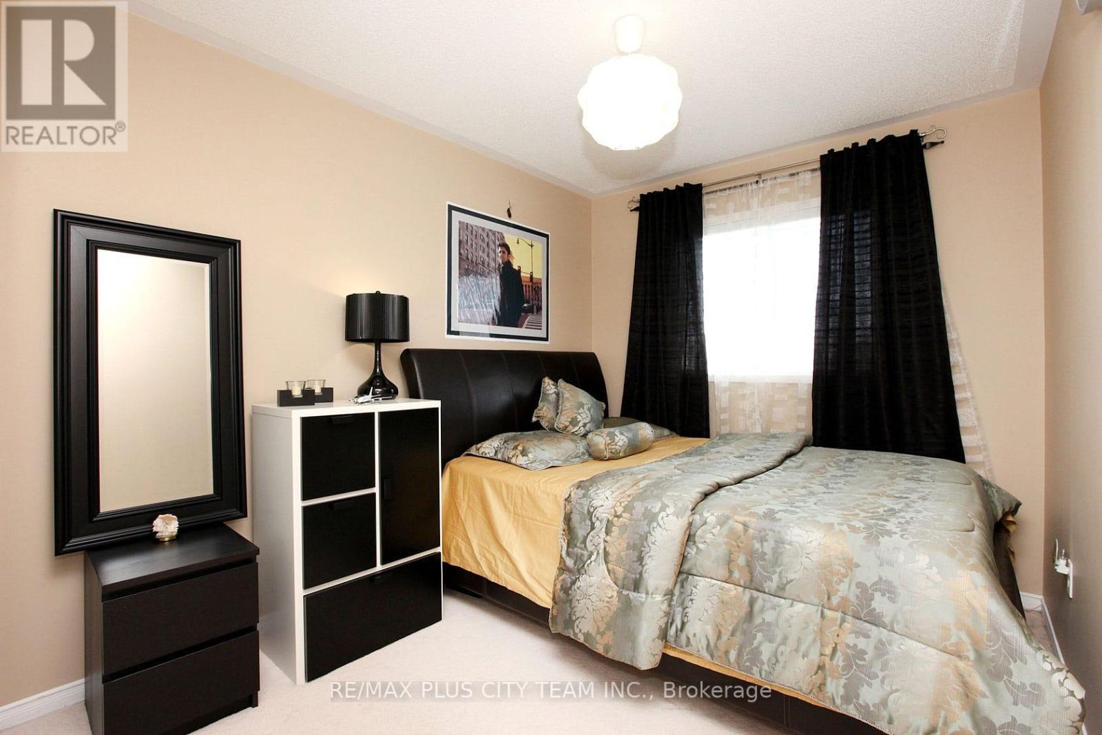 37 Ancestor Drive, Brampton, Ontario  L6X 4Y4 - Photo 5 - W13736478