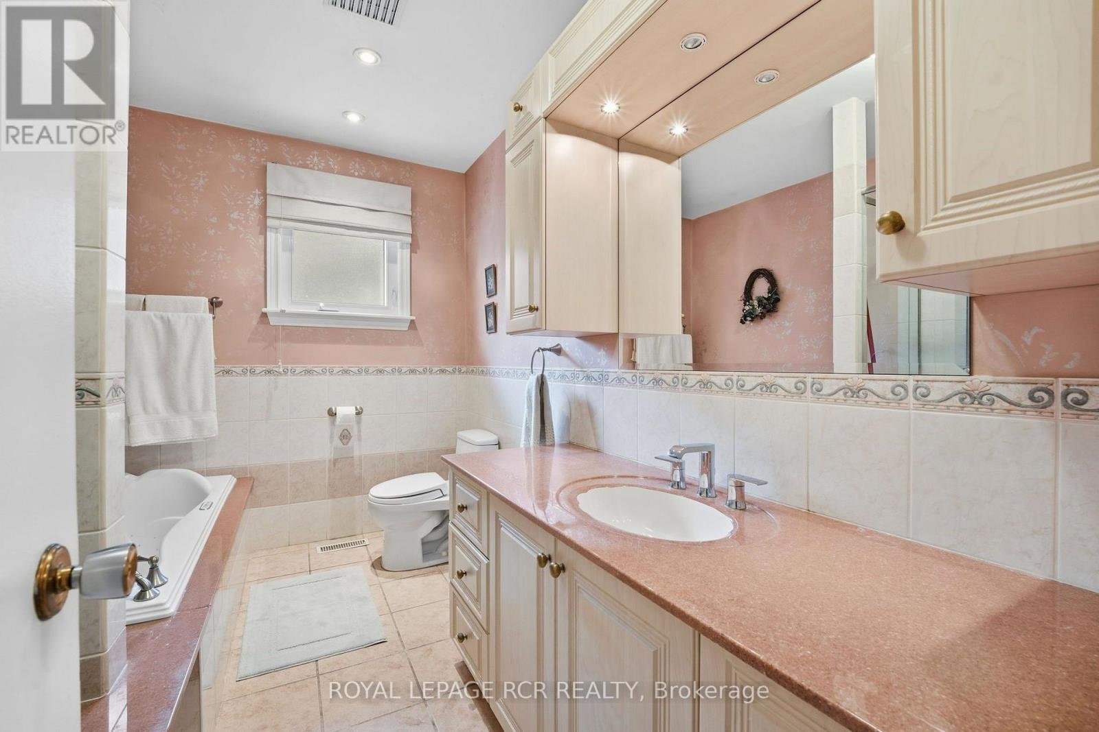 71 Birchview Crescent, Caledon, Ontario  L7E 3X2 - Photo 19 - W13736548