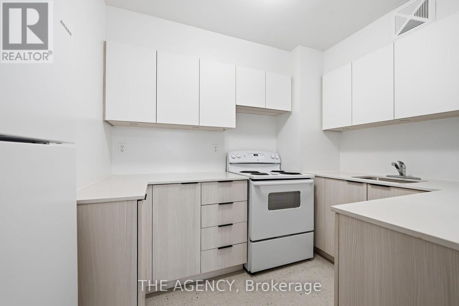 1910a - 2350 Dundas Street W, Toronto, Ontario  M6P 4B1 - Photo 5 - W13736574