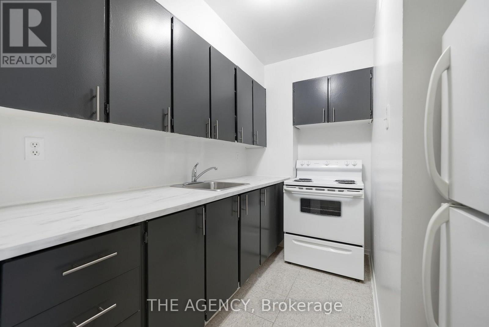 2204a - 2350 Dundas Street W, Toronto, Ontario  M6P 4B1 - Photo 13 - W13736624
