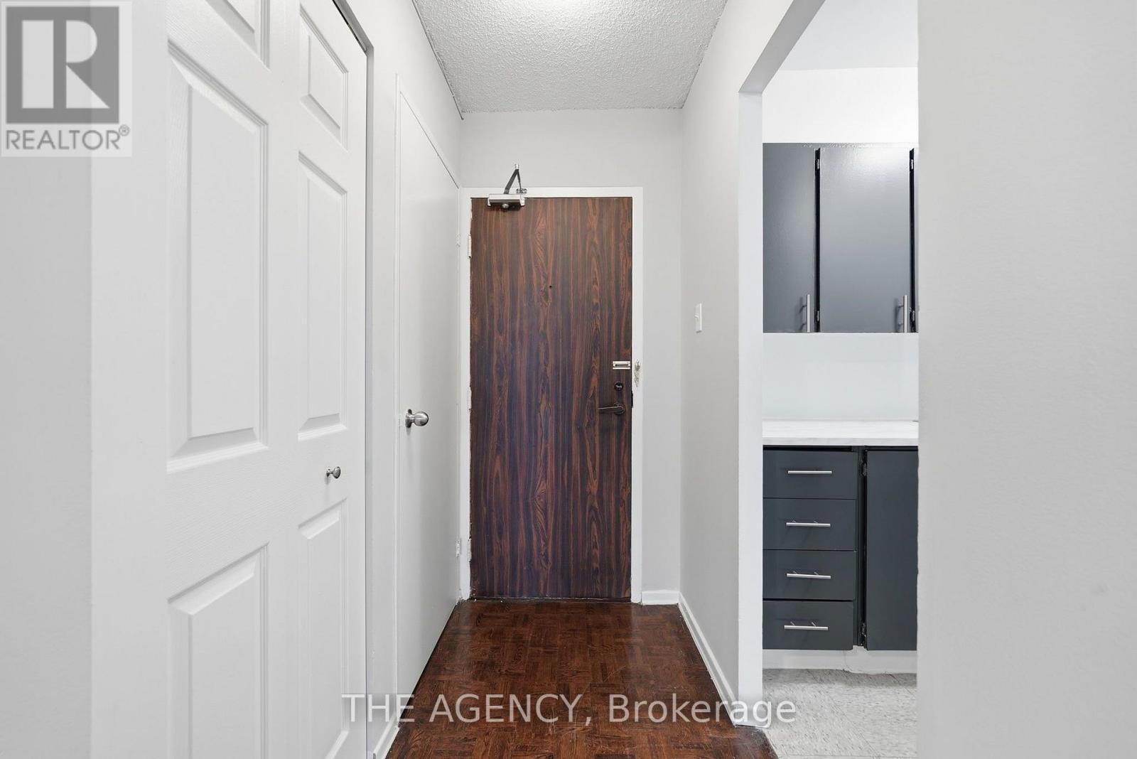 2204a - 2350 Dundas Street W, Toronto, Ontario  M6P 4B1 - Photo 2 - W13736624