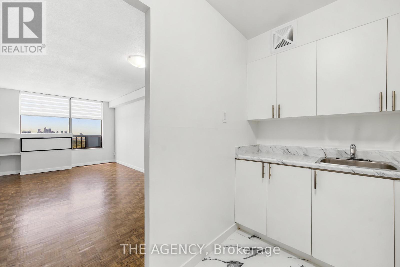 2511a - 2350 Dundas Street W, Toronto, Ontario  M6P 4B1 - Photo 11 - W13736632