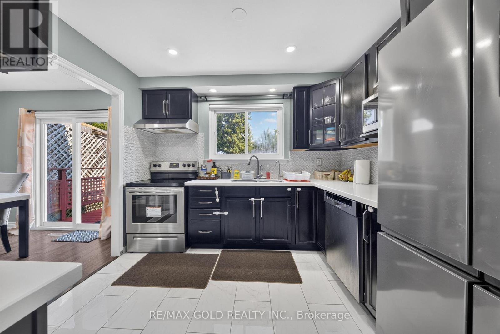 8 Earnscliffe Gate, Brampton, Ontario  L6T 3B3 - Photo 12 - W13736634