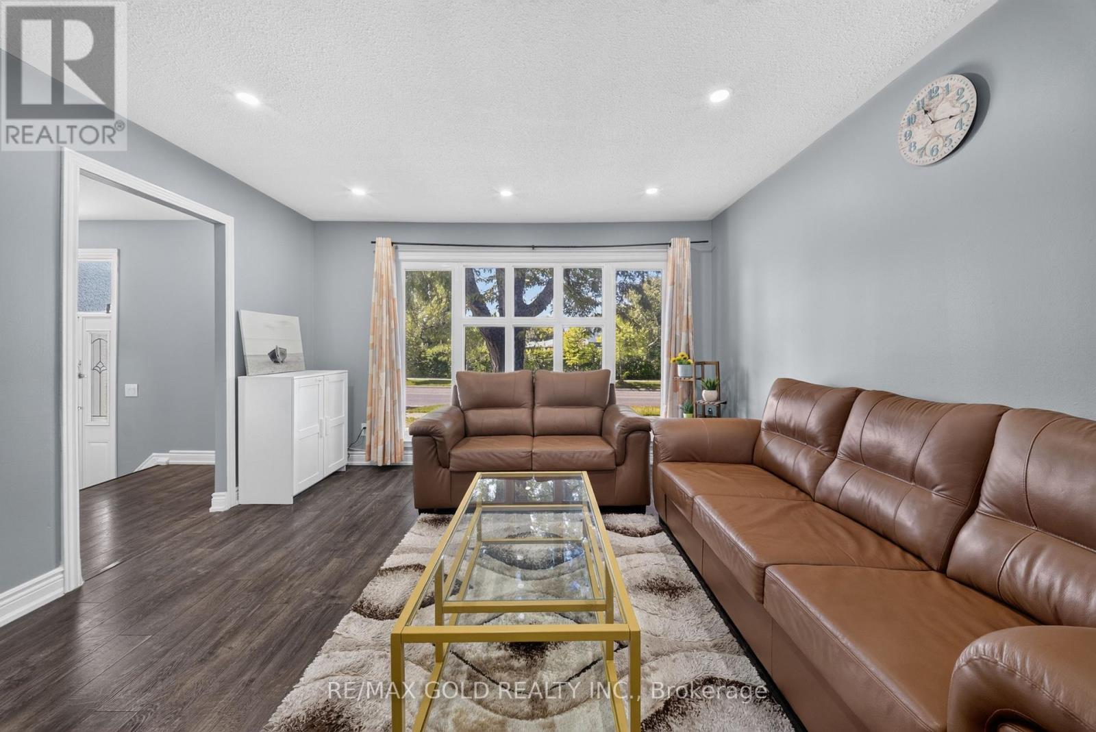 8 Earnscliffe Gate, Brampton, Ontario  L6T 3B3 - Photo 9 - W13736634