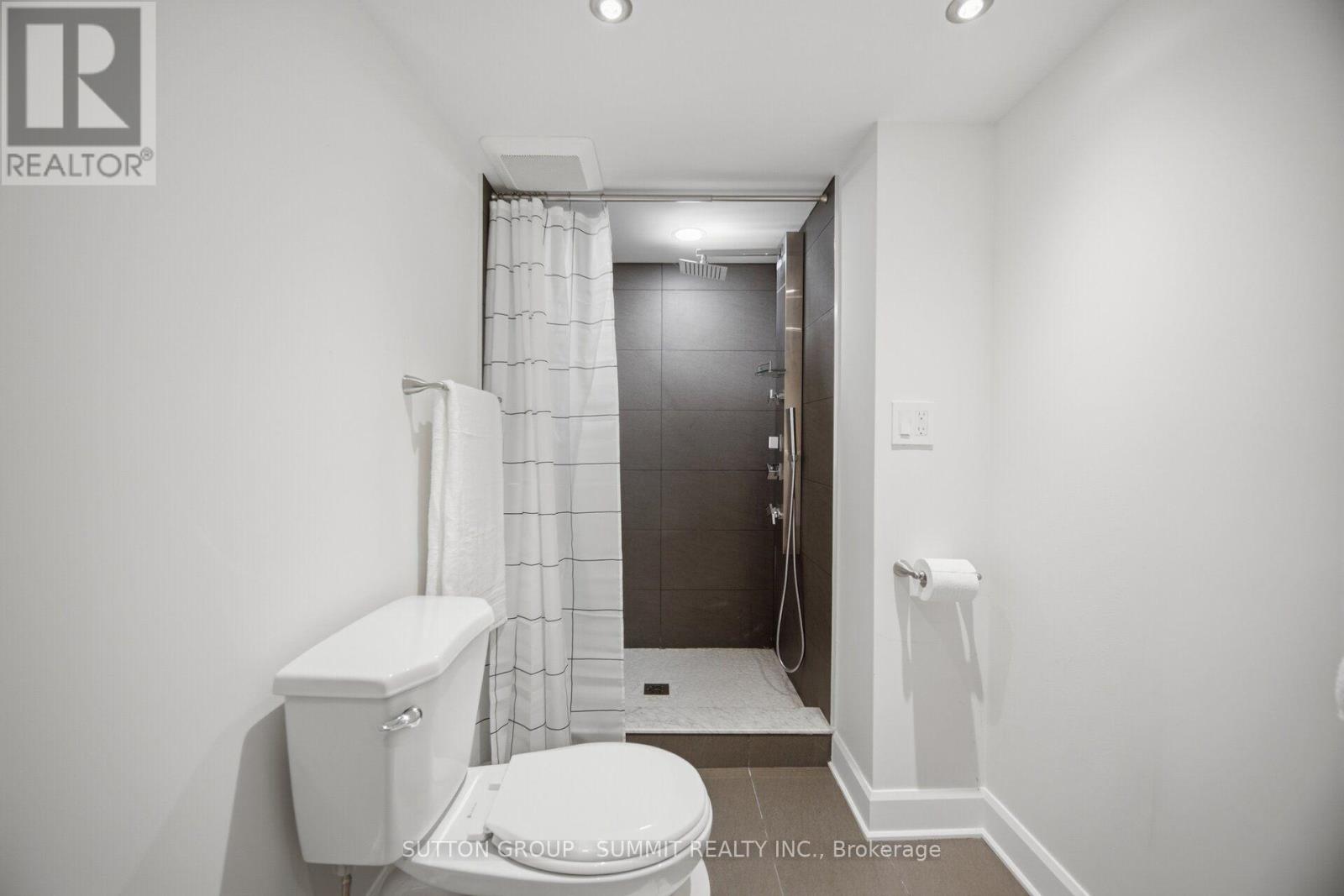 1 Lagos Road, Toronto, Ontario  M9W 4E3 - Photo 23 - W13736644