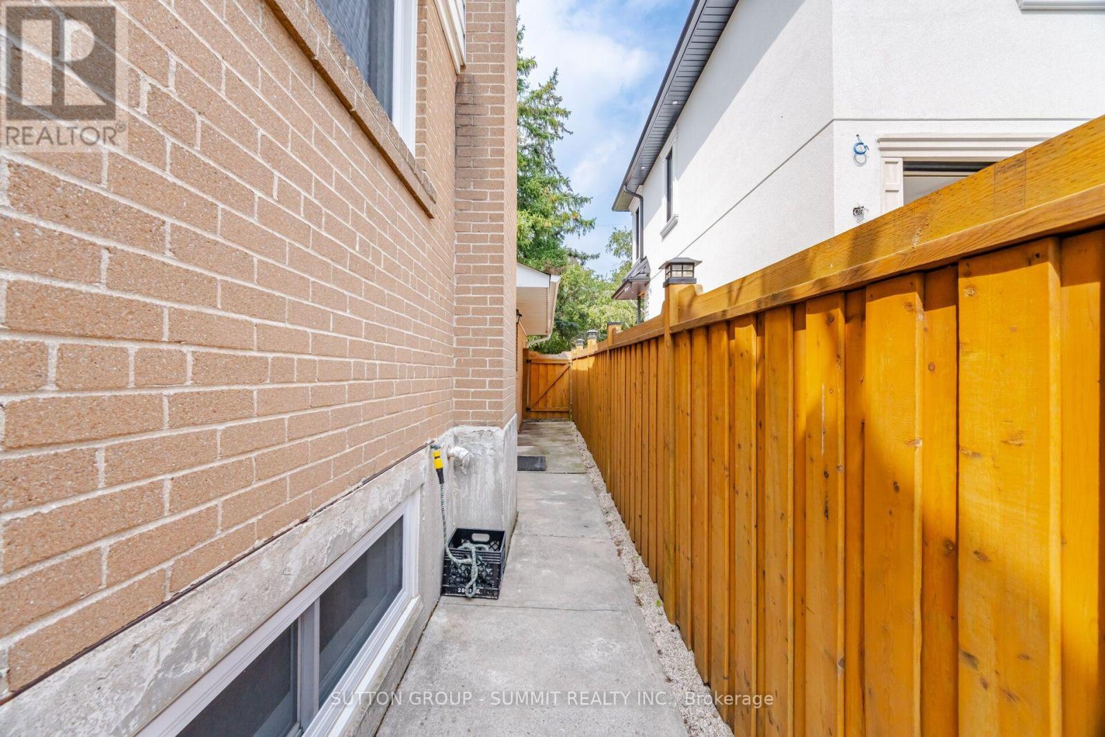 1 Lagos Road, Toronto, Ontario  M9W 4E3 - Photo 28 - W13736644