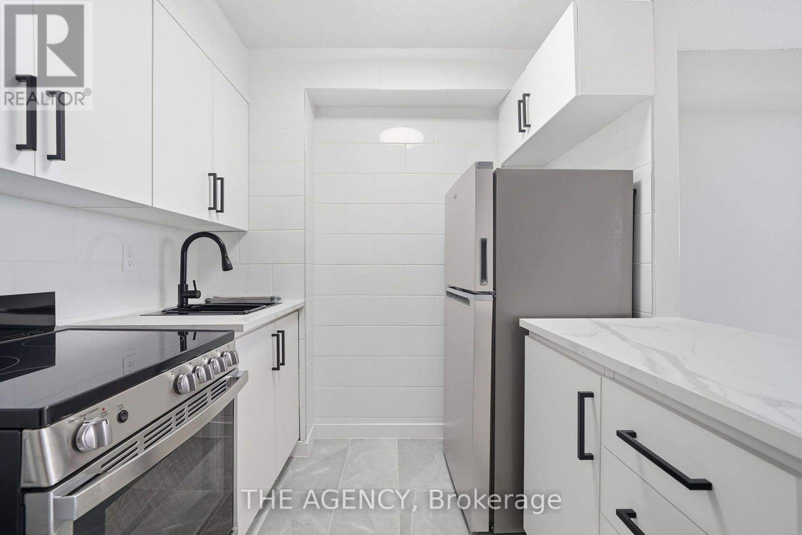 2808b - 2360 Dundas Street W, Toronto, Ontario  M6P 4B2 - Photo 12 - W13736646