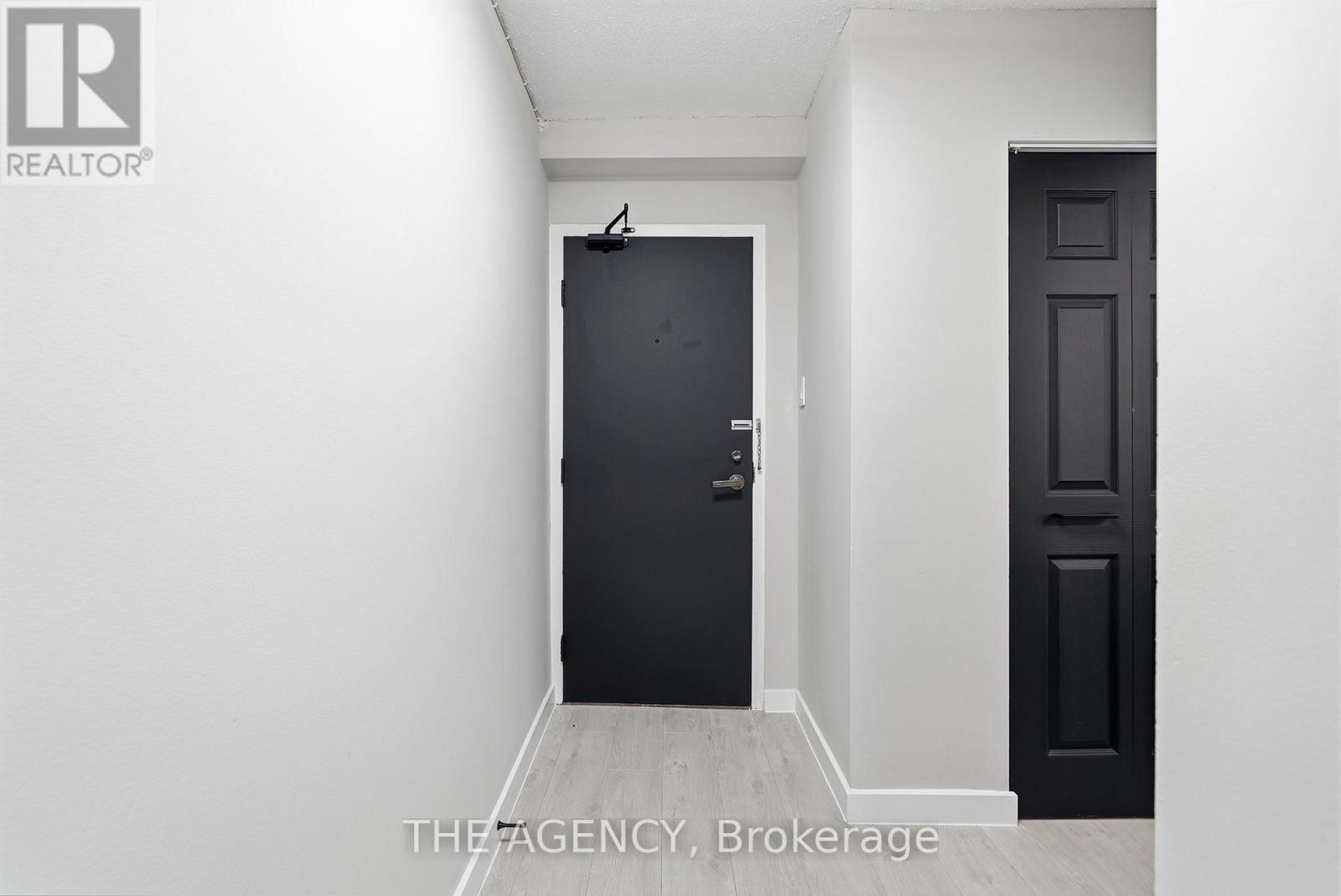 2808b - 2360 Dundas Street W, Toronto, Ontario  M6P 4B2 - Photo 2 - W13736646