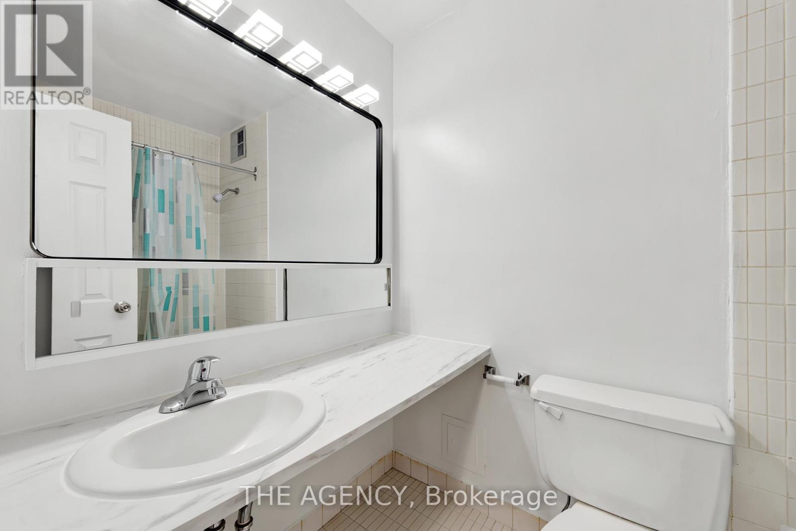 1019b - 2360 Dundas Street W, Toronto, Ontario  M6P 4B2 - Photo 12 - W13736656
