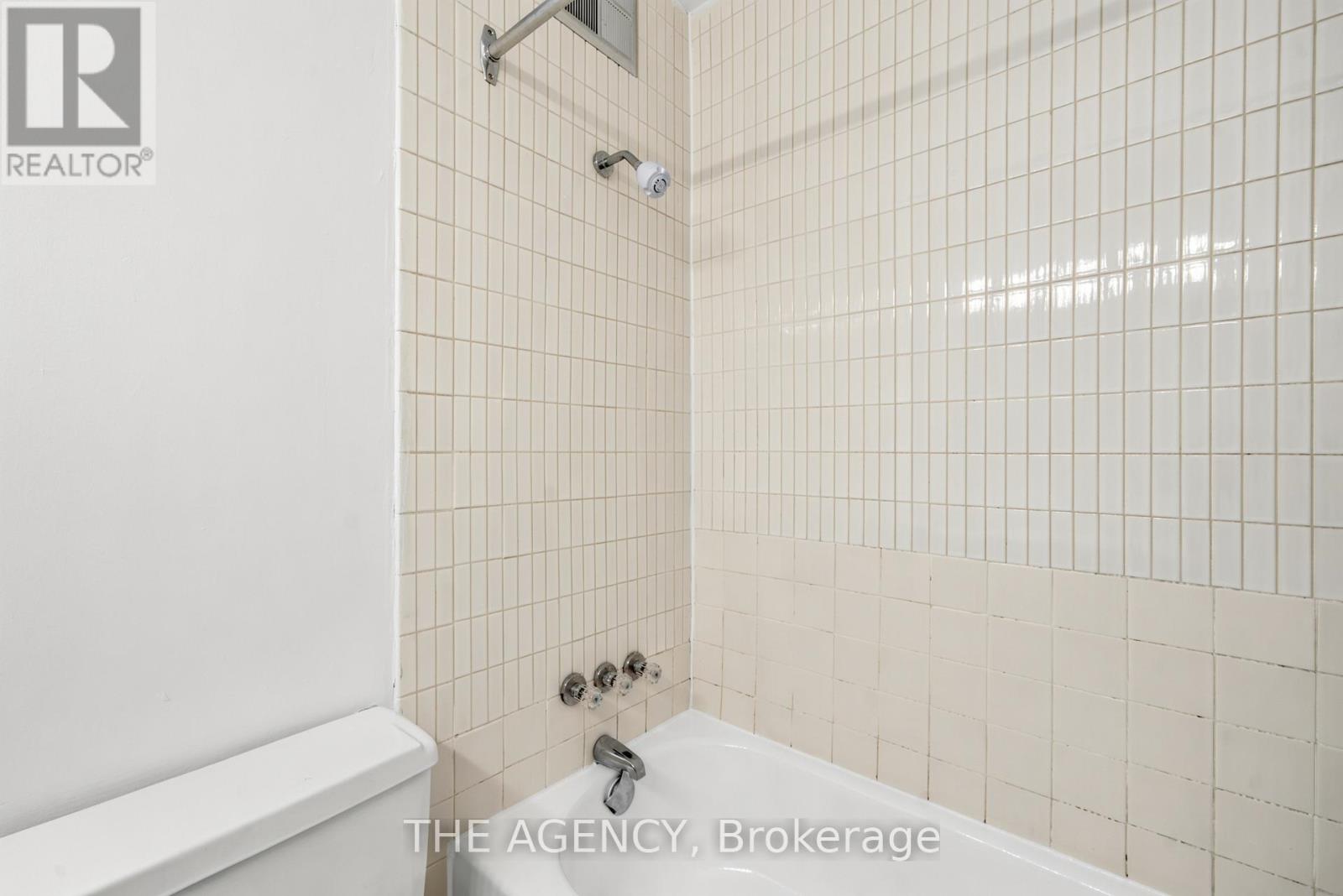 1019b - 2360 Dundas Street W, Toronto, Ontario  M6P 4B2 - Photo 13 - W13736656