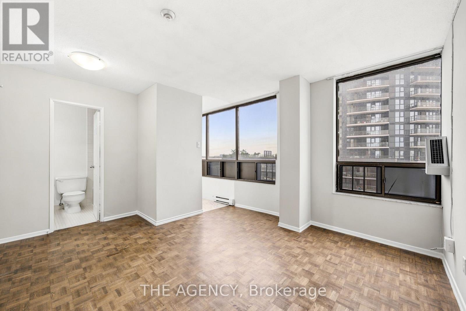 1019b - 2360 Dundas Street W, Toronto, Ontario  M6P 4B2 - Photo 4 - W13736656