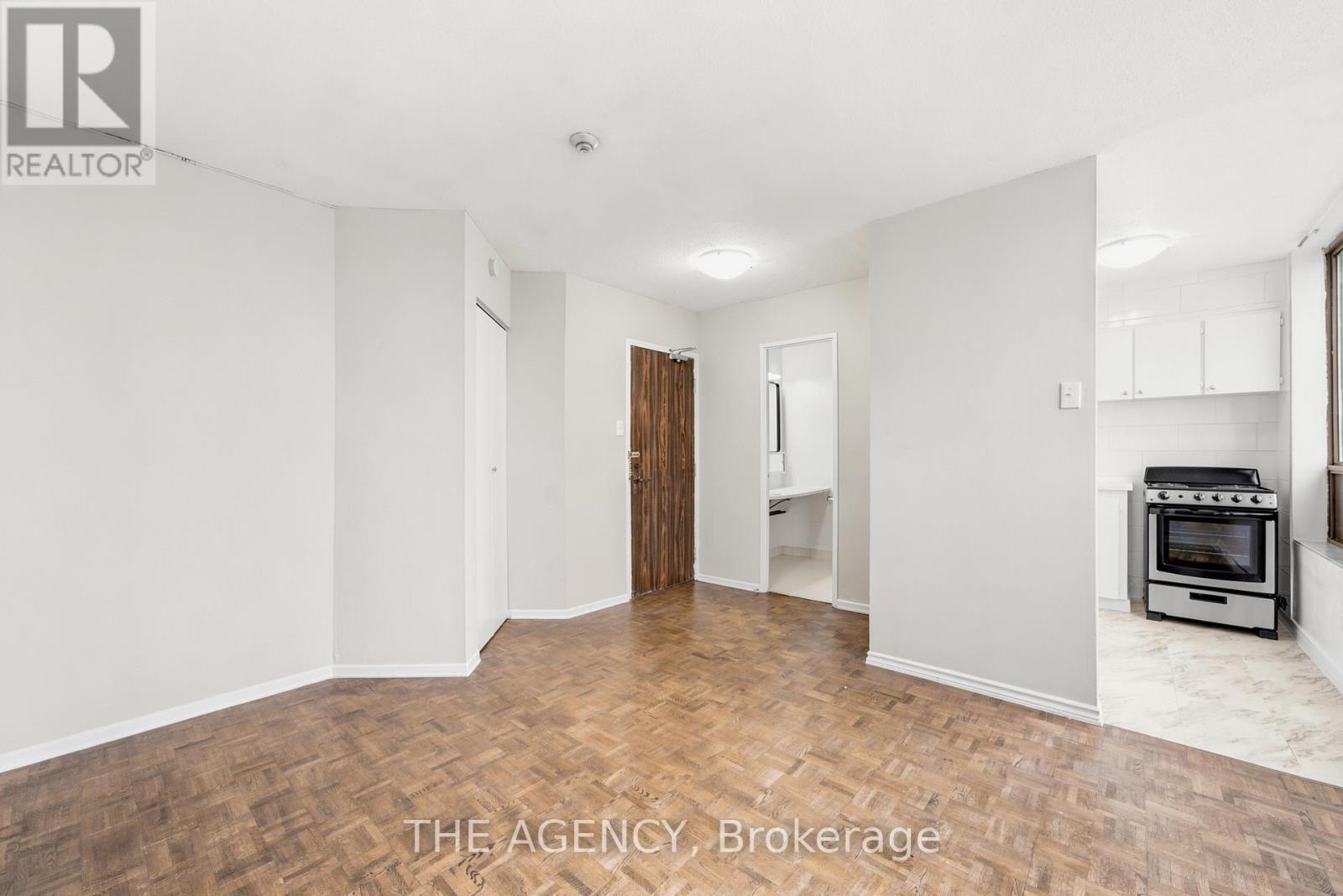 1019b - 2360 Dundas Street W, Toronto, Ontario  M6P 4B2 - Photo 7 - W13736656