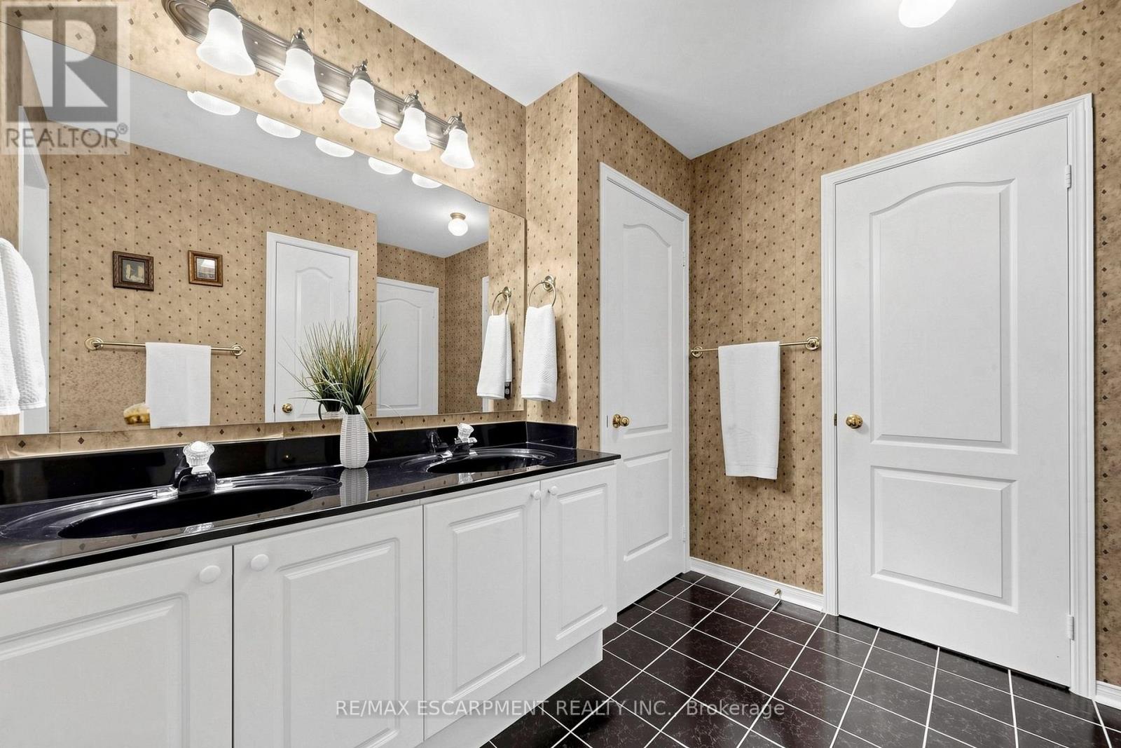 2942 Coulson Court, Mississauga, Ontario  L5M 5S8 - Photo 34 - W13736672