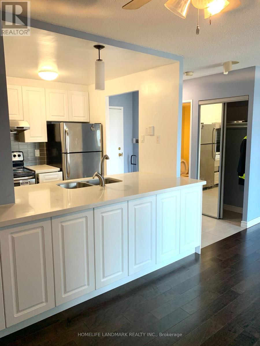 2001 - 265 Enfield Place, Mississauga, Ontario  L5B 3Y6 - Photo 2 - W13736740